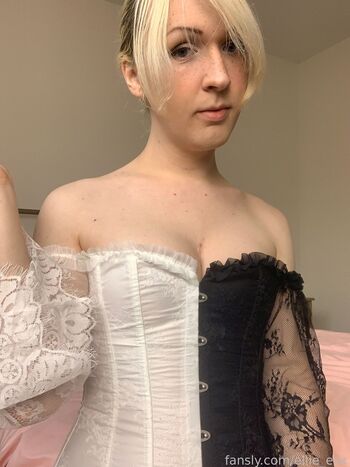 ellie_exx