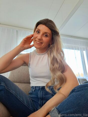 emi_lila