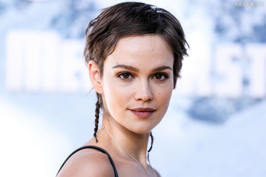 Emilia Schüle
