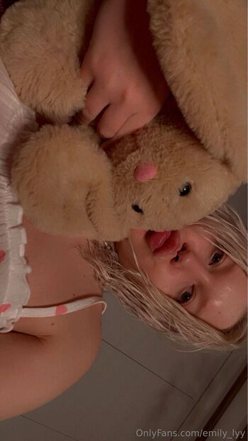 emily_lyy