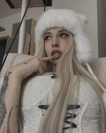 Emilylovexxx