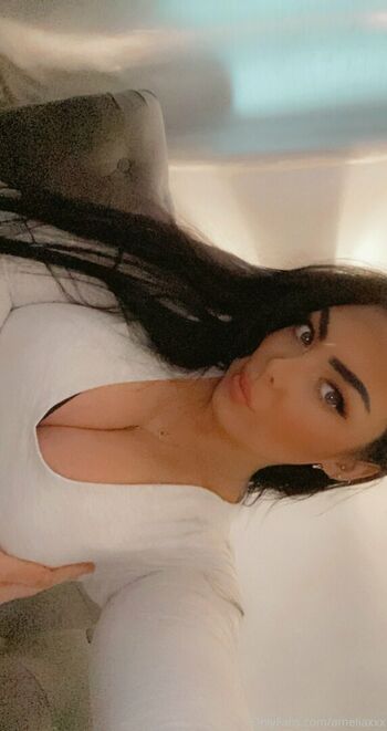 emilynudess