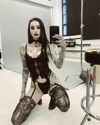 Emma Vauxdevil