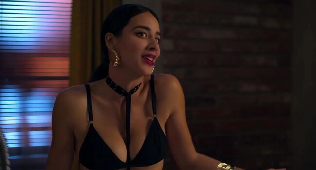 Esmeralda Pimentel