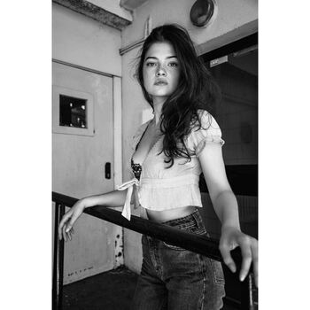 Eve Dumon