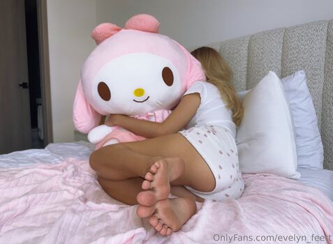 evelyn_feett