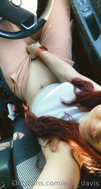 evie_davis