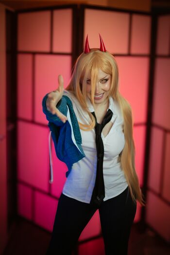 Ezy Summers Cosplay