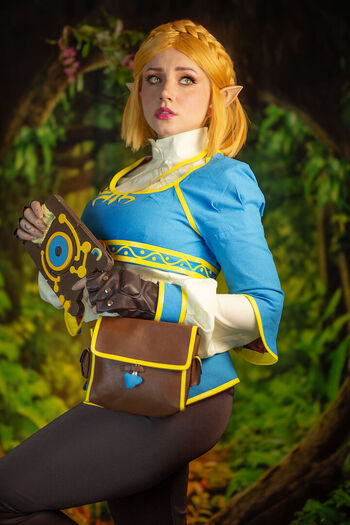 Ezy Summers Cosplay