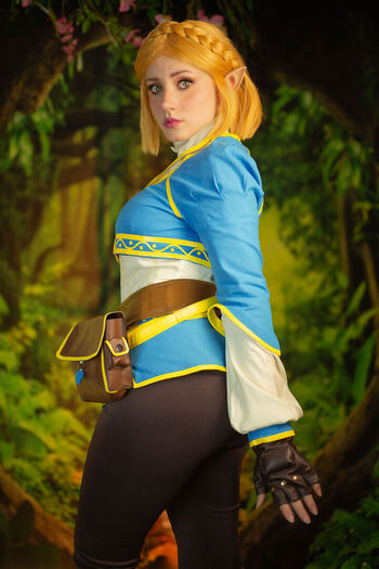 Ezy Summers Cosplay