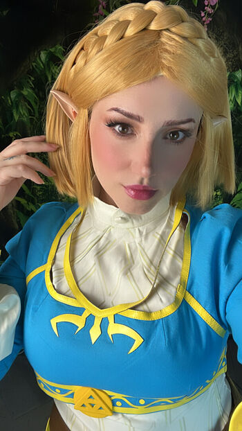 Ezy Summers Cosplay