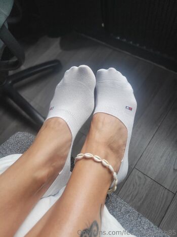feetandpeach85