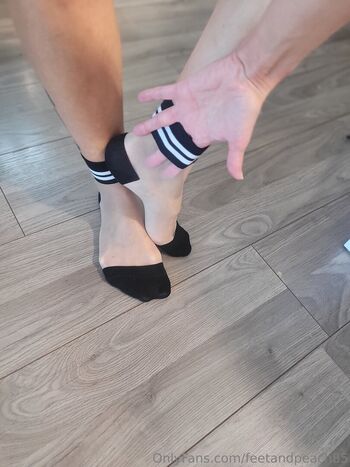feetandpeach85