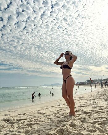 Flávia Alessandra