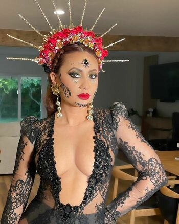 Francia Raisa