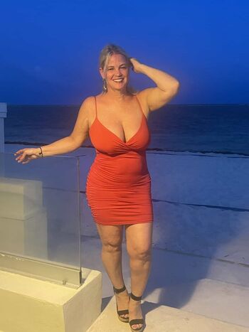 Freehotwifeblondie