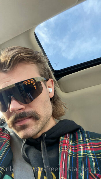 freemustachepics