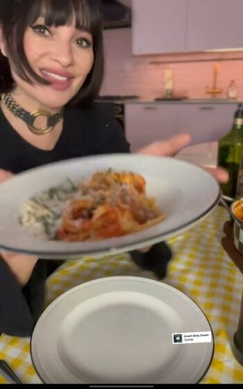 Gizzi Erskine