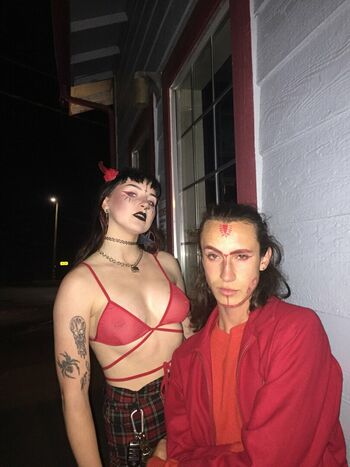 gothbimboxxx
