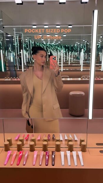 Hailey Baldwin Bieber