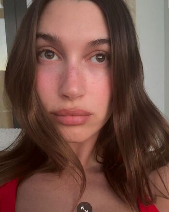 Hailey Baldwin Bieber