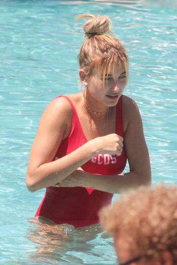 Hailey Bieber