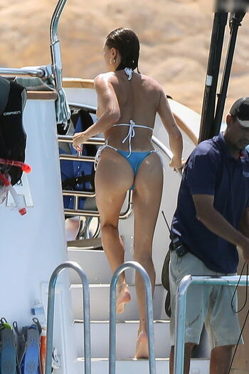 Hailey Bieber