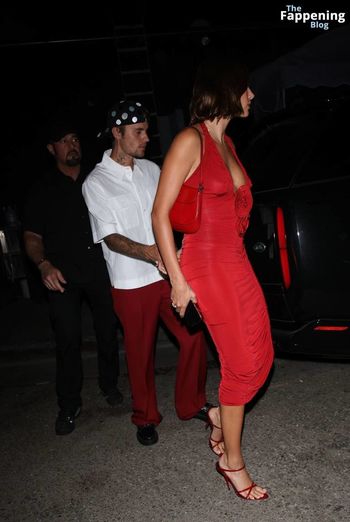 Hailey Bieber
