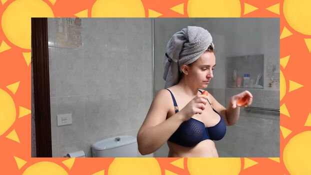 Hannah Witton