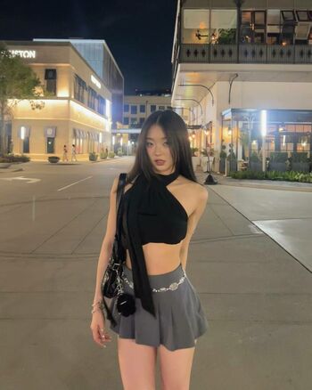 Hena Yang