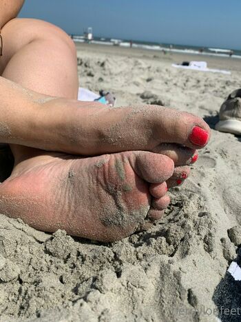 hernylonfeetfree
