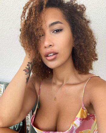Hey.solange