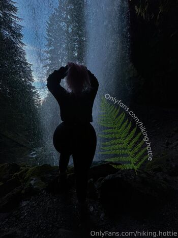 hiking.hottie