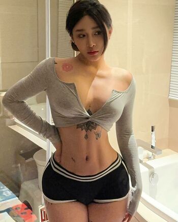 Hitomi Songyuxin