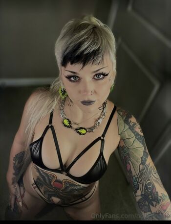 Holli_marie