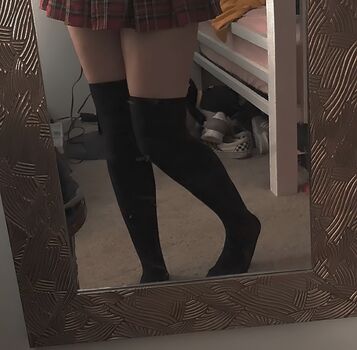 Holly Ava