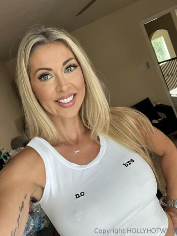 hollyhotwife