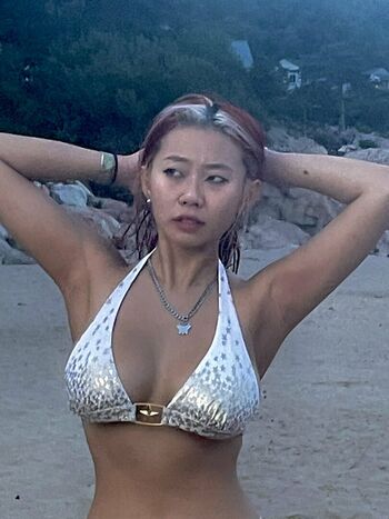 hollyliangg