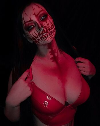 Horrific Temptress