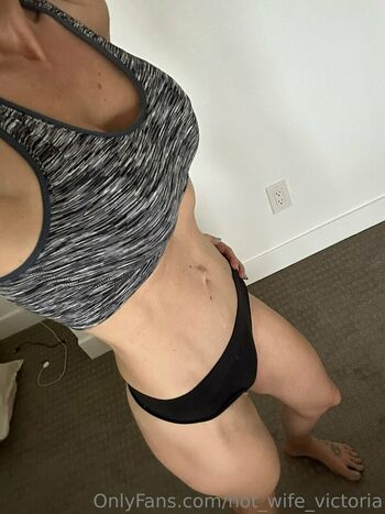hot_wife_victoria