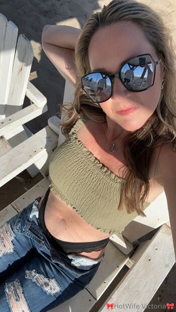 hot_wife_victoria