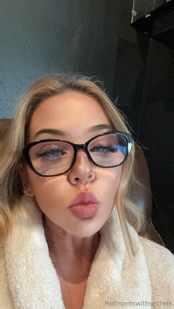 hotmomswithsecrets
