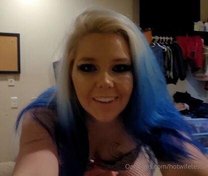 hotwifetessa