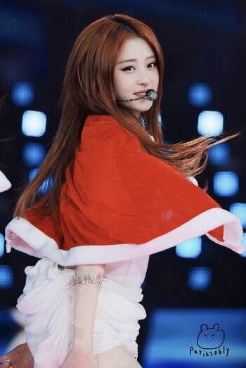 Huh Yunjin 허윤진