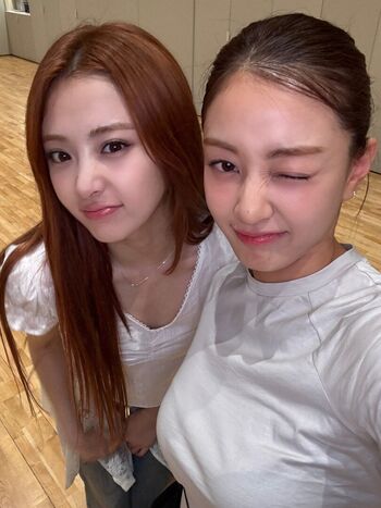Huh Yunjin 허윤진