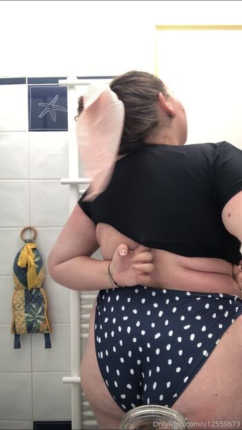 hungrylili83