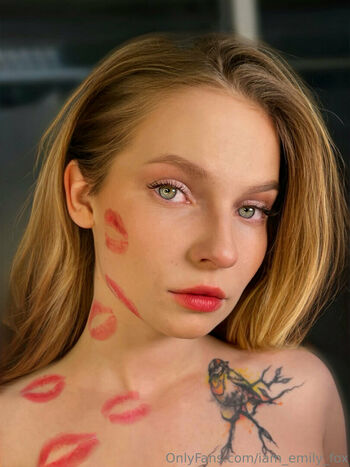 iam_emily_fox