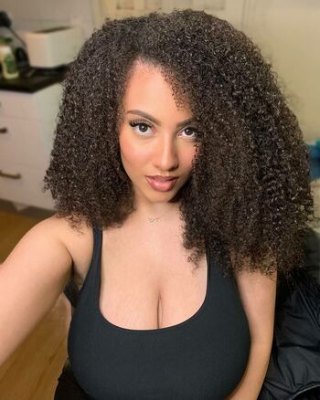 Ines Curly