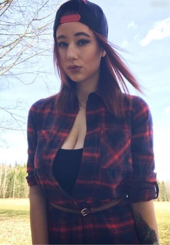 isa.deadpool.girl
