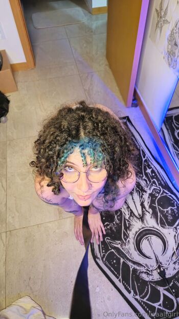 Isaaltgirl